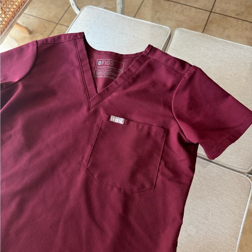 Figs Red‎ V-Neck Medical Scrub Shirt scrubs - Picture 2 of 5
